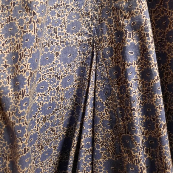 Skirt, Tapemeasure Brand Floral Skirt - Picture 2 of 4